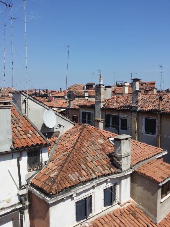 Elegant Terrace Apartment Near Piazza San Marco Last Floor No Lift Венеция Номер фото