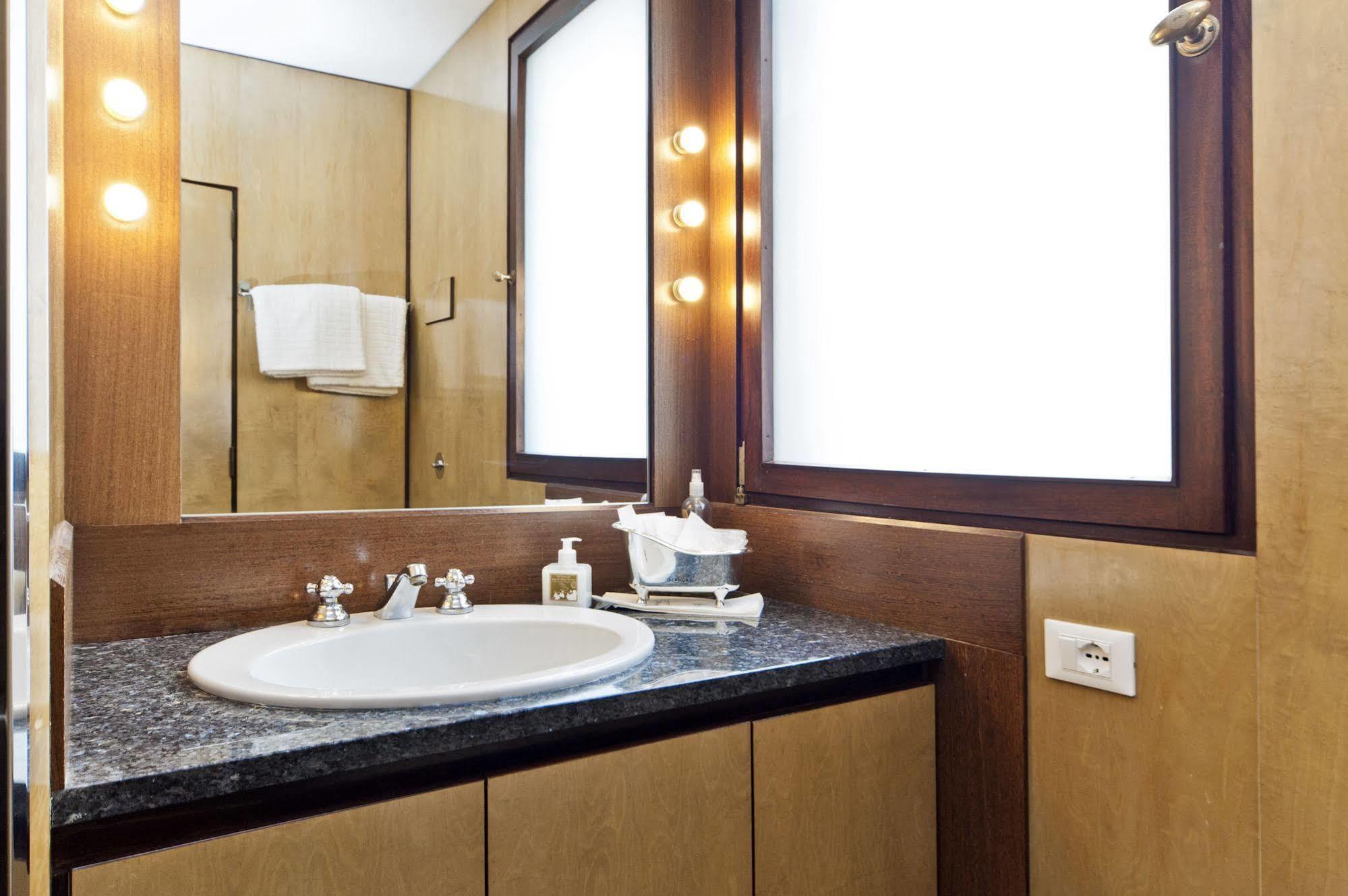 Elegant Terrace Apartment Near Piazza San Marco Last Floor No Lift Венеция Экстерьер фото