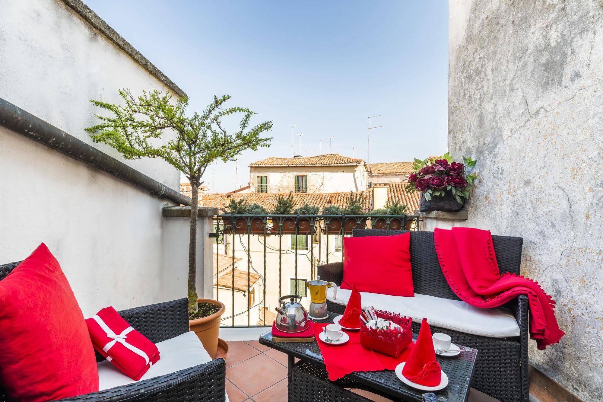Elegant Terrace Apartment Near Piazza San Marco Last Floor No Lift Венеция Экстерьер фото
